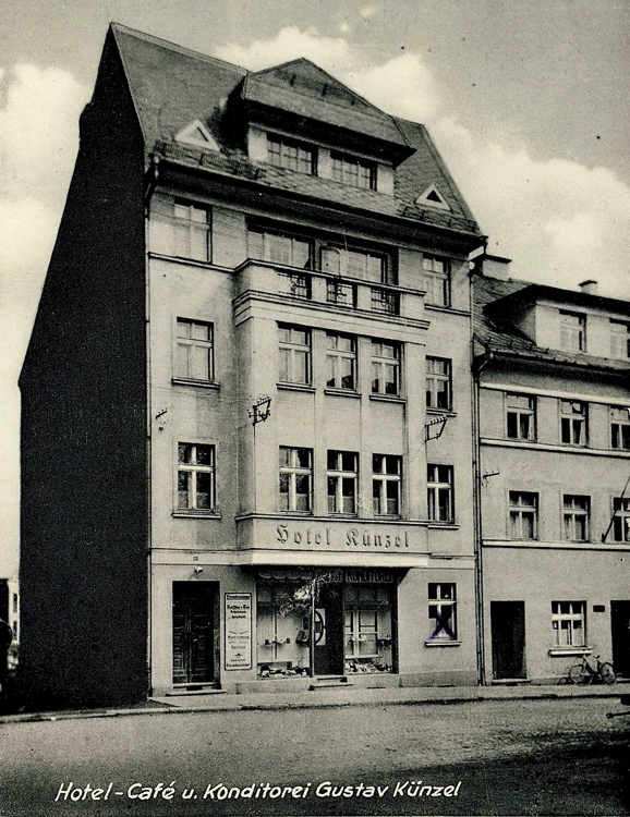 Hotel a Cafe Künzel kolem 1940 Hotel a Cafe Künzel kolem 1940