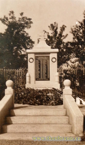 Vernéřovský válečný pomník kolem roku 1930
